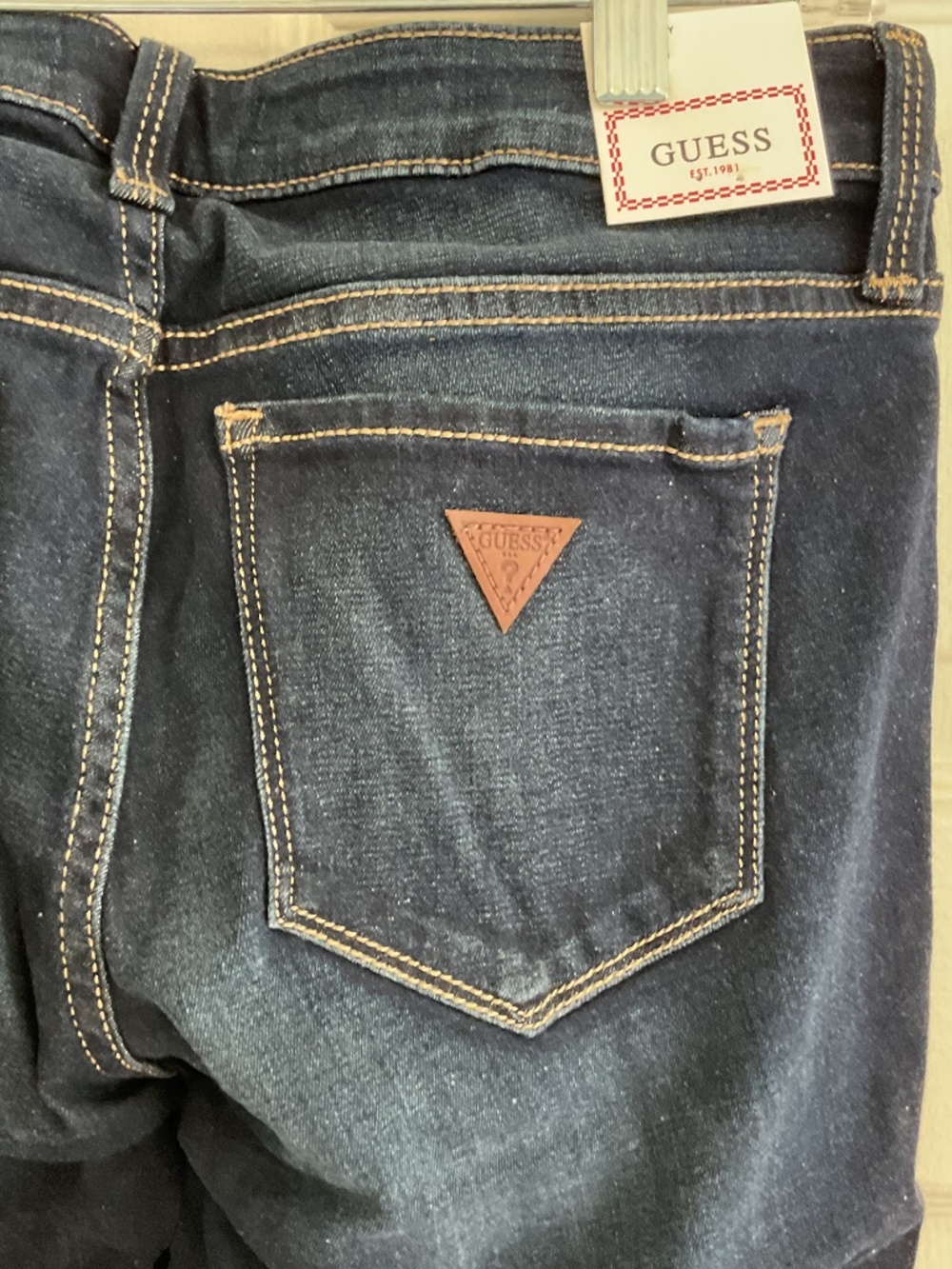 💐NWT💐 Guess Women’s Power Skinny Low Rise Jeans - size 28 - Picture 4 of 7